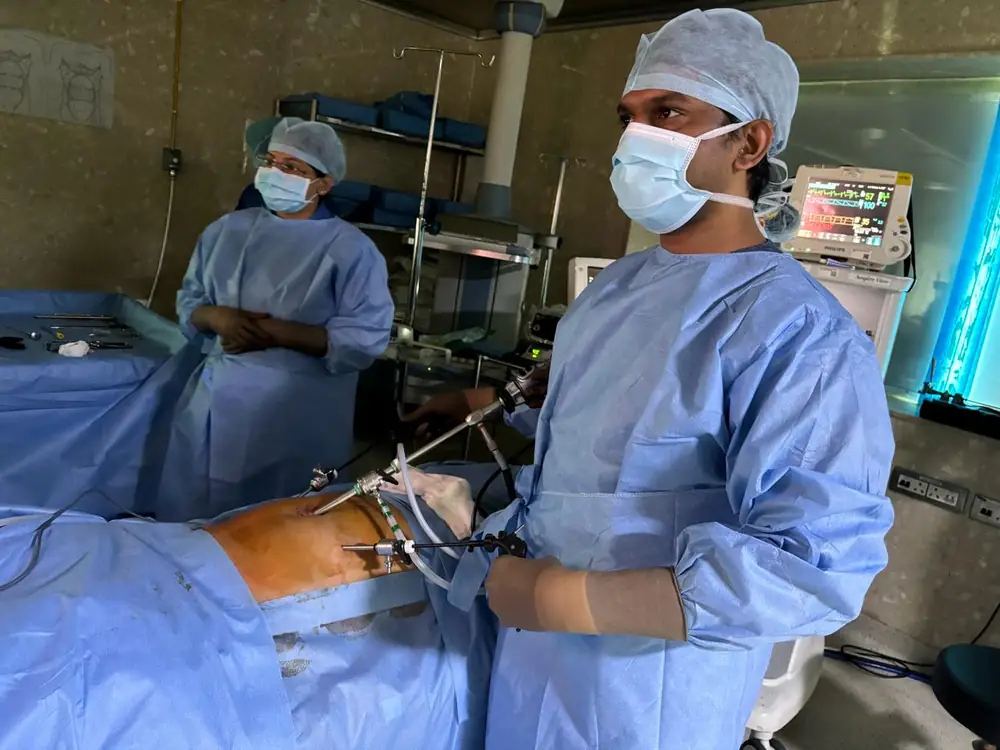 Dr Sudheer Moodadla performing laparoscopic keyhole surgery at Yashoda Hospitals, Secunderabad